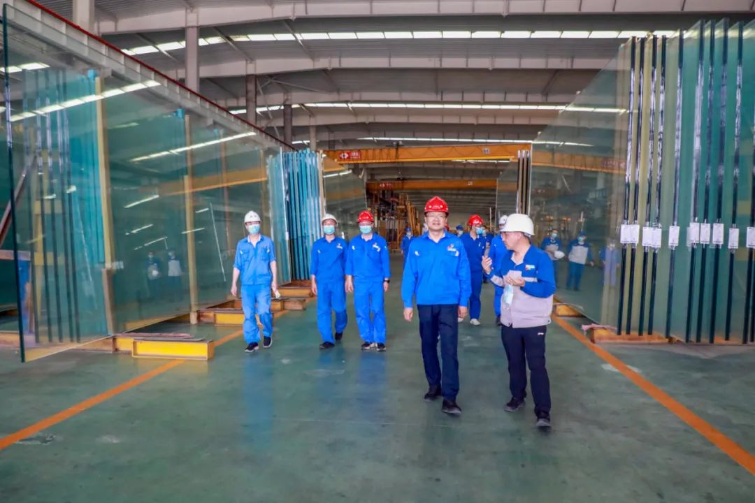 翠籠蒲艾香，慰問送安康——安彩高科總經理端午節慰問一線職工