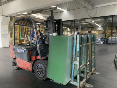 同心戰“疫”,守護月圓——安彩高科打響疫情防控和安全生產“雙線戰疫”