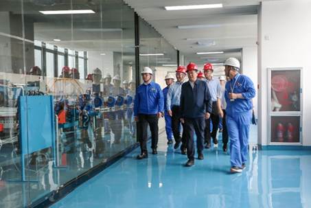 打造向上向前第一象限生力軍 錘煉甘于做人做事作難、受苦受累受屈的企業(yè)家隊伍——河南投資集團黨委書記、董事長劉新勇蒞臨安彩高科開展主題教育調研