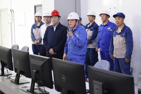 打造向上向前第一象限生力軍 錘煉甘于做人做事作難、受苦受累受屈的企業(yè)家隊伍——河南投資集團黨委書記、董事長劉新勇蒞臨安彩高科開展主題教育調研